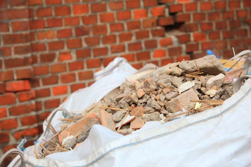 Collection of bulky waste from a flat with narrow access